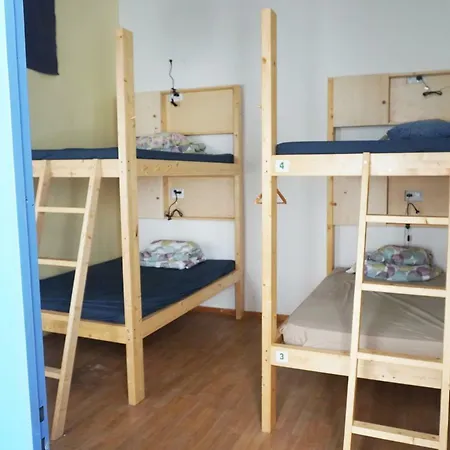 Tropical House Hostel