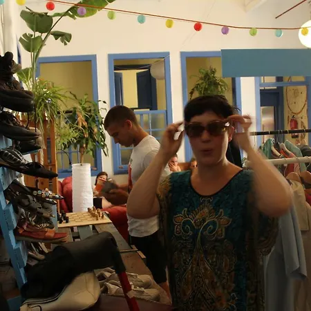 Tropical House Hostel