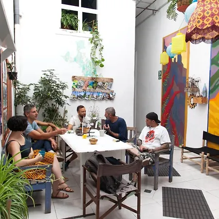 Hostal Tropical House